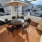2 Bedroom With Pool And Barbecue