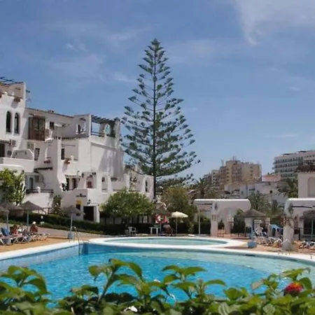 Apartment 2 Bedroom With Pool And Barbecue