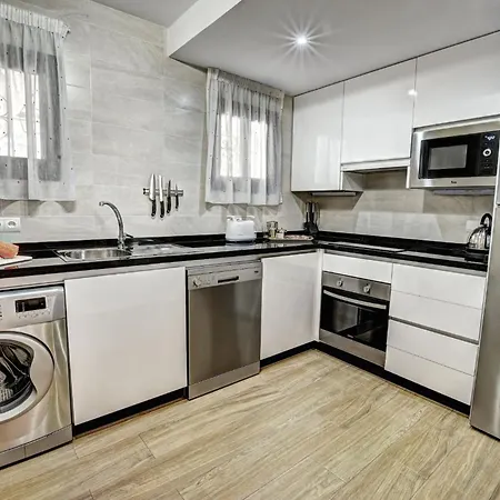 2 Bedroom With Pool And Barbecue