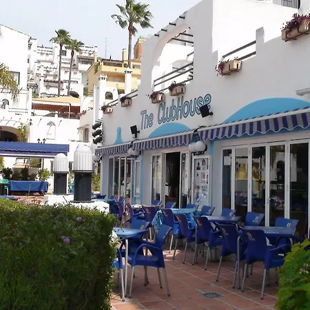 2 Bedroom With Pool And Barbecue Apartment Benalmadena